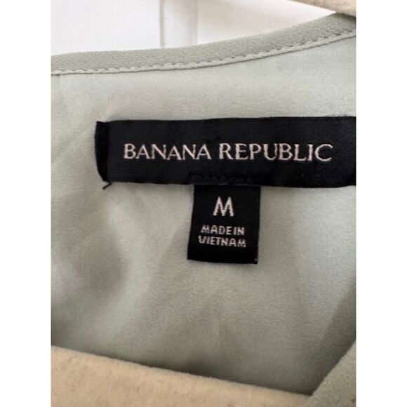 Banana Republic Pleated Maxi Flowy Dress, Green Sage Bouquet, Medium. - Picture 3 of 8